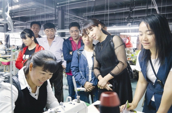 月里镇40多名贫困户劳动力集中就近就地就业