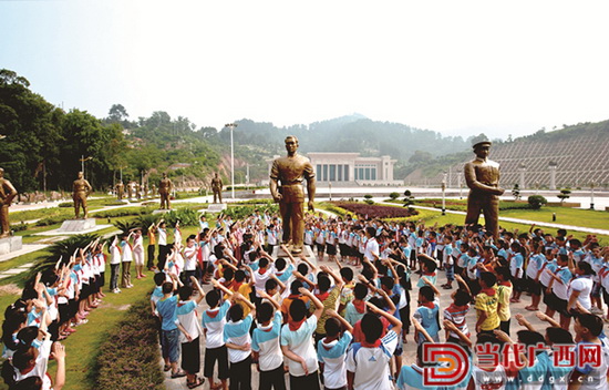 东兰：“老区的精神不能丢，贫困的帽子必须摘”