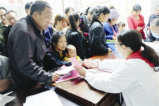 环江为慢性病贫困户提供上门服务 时间：5月7-16日