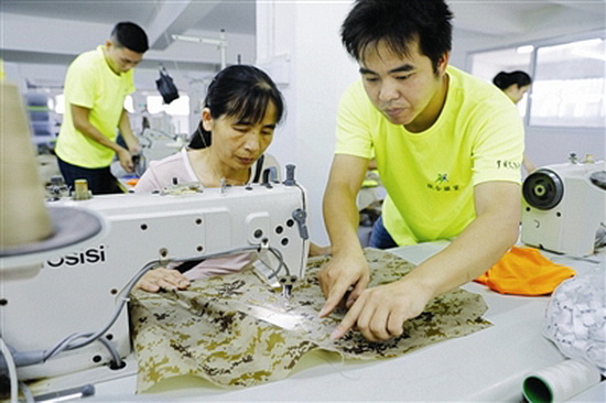 罗城扶持企业开设“扶贫车间”为贫困群众提供就业