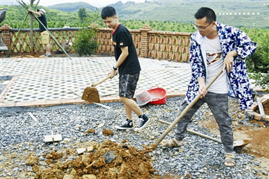9个仫佬青年的“田园梦”