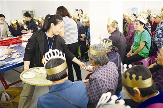 共享“百家米” 齐唱生日歌