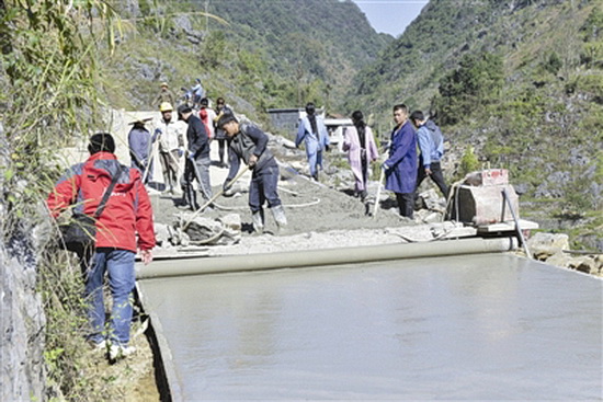 大化：攻坚克难筑就“民心路”