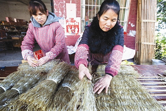 农家“粉娘” 巧手促增收