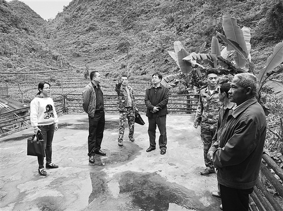 为了“地平”不再贫——追记都安地平村第一书记黄景教