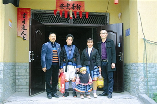 河池新华保险：提供保险保障 助力脱贫攻坚