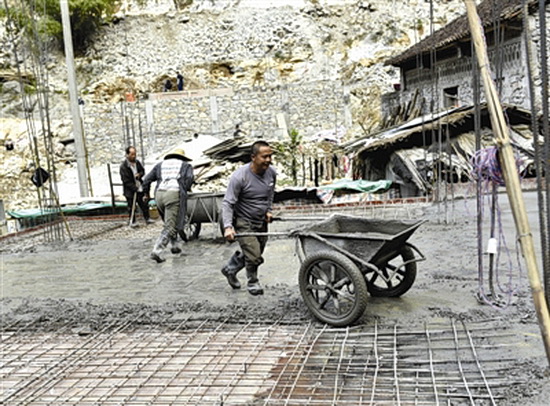 大化：千山万弄间 新房拔地起