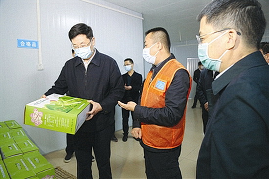 何辛幸：坚决打赢极度贫困地区脱贫攻坚战