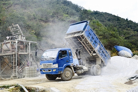 巴马脱贫基础设施建设已全面复工