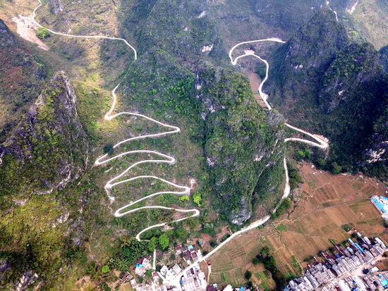大化：条条“玉带”绕青山 千山万弄换新颜