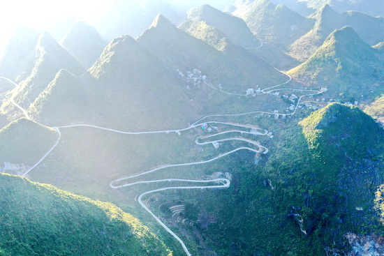大化：条条“玉带”绕青山 千山万弄换新颜
