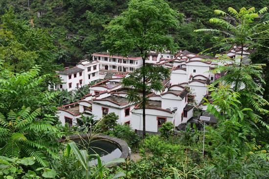 凤山:这块脱贫阵地打定主意“准时交卷”