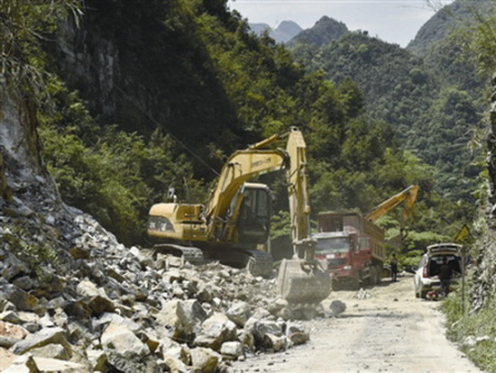 七百弄一条旅游公路改建拓宽 去天下第一弄等景点更安全