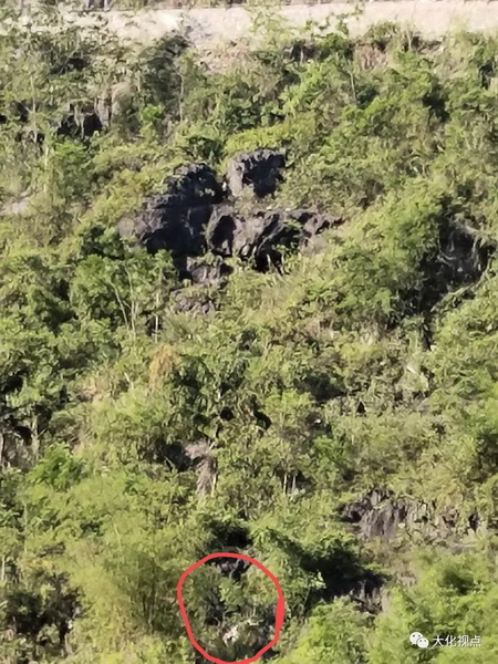 大化1名扶贫干部驾车翻下山坡，不幸罹难