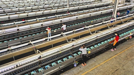 毛南山乡换新颜 摘掉穷帽奔小康