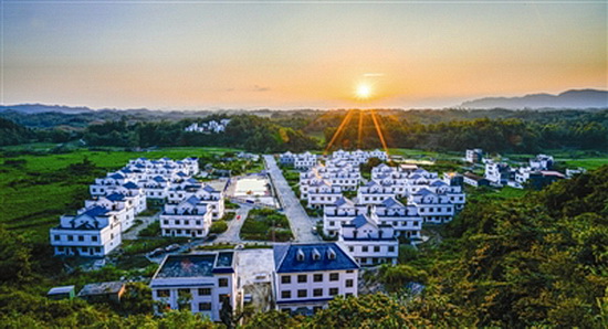 毛南山乡换新颜 摘掉穷帽奔小康